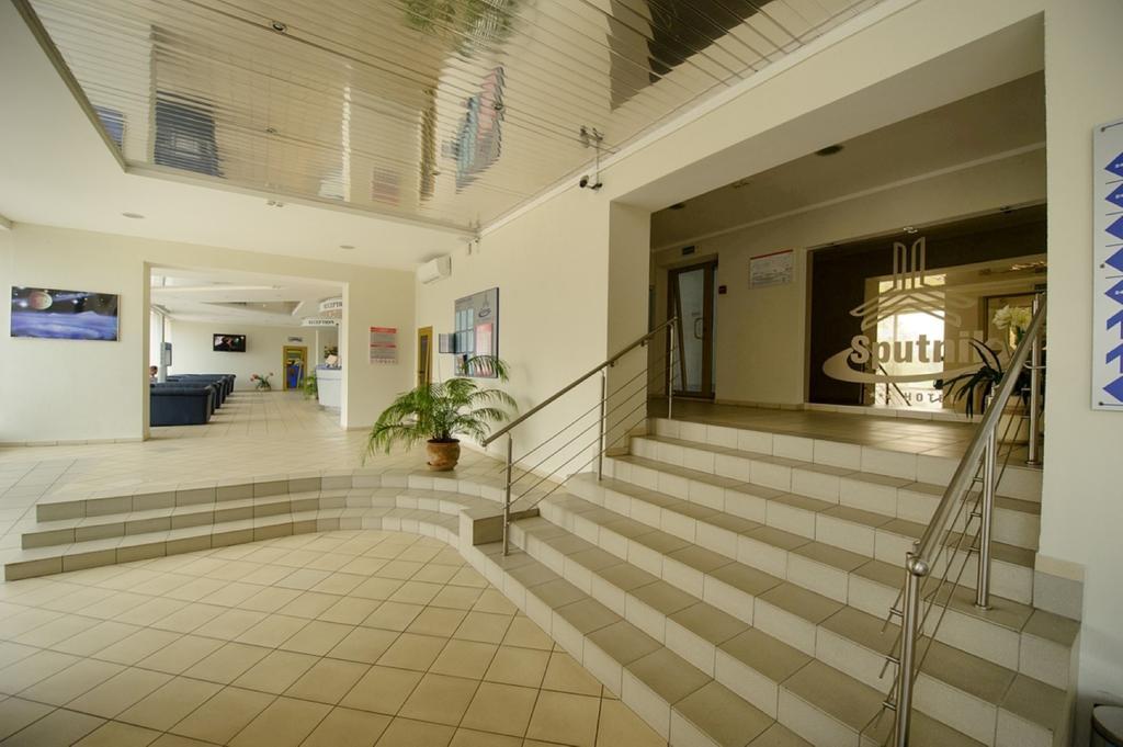 Sputnik Hotel Minsk Exterior photo
