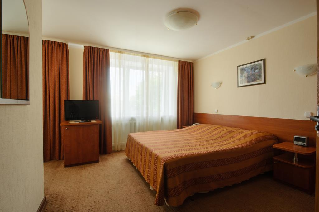 Sputnik Hotel Minsk Exterior photo